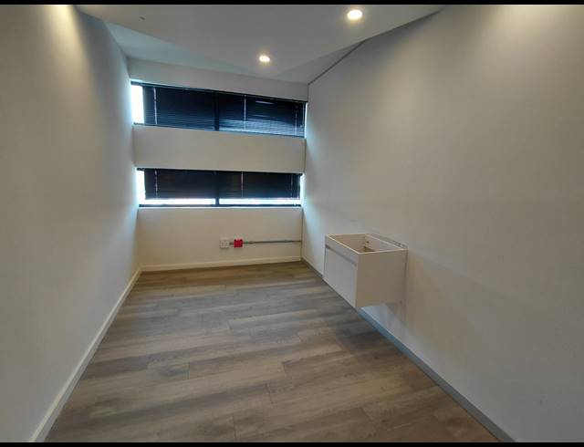 155M² OFFICE TO LET IN FOURWAYS